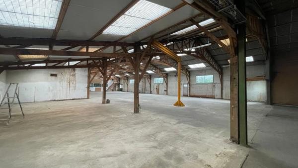 Local d'activité de 1900 m² env en périphérie de LOUDEAC