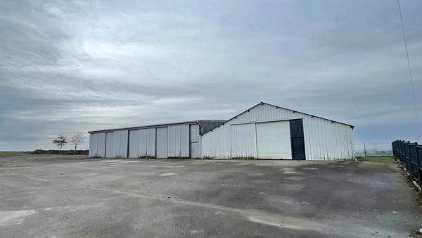 Local d'activité de 1900 m² env en périphérie de LOUDEAC