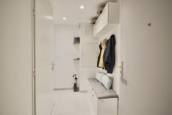 Maffliers (95560) A vendre à Maffliers, beau duplex de 3/4 pièces, 75 m2, 2 chambres, avec 2 parkings en sous-sol.