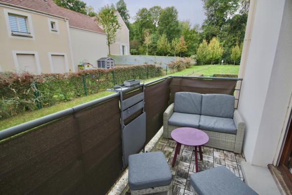 Maffliers (95560) A vendre à Maffliers, beau duplex de 3/4 pièces, 75 m2, 2 chambres, avec 2 parkings en sous-sol.