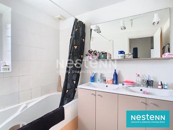 Maison de ville Quintin centre, 5 chambres, petit jardin clos !