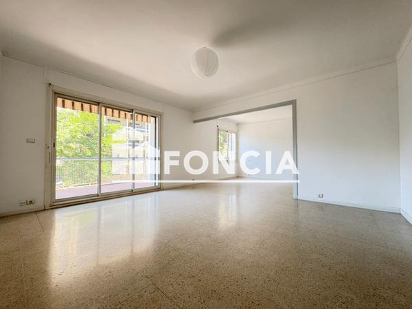 Location Appartement 5 pièces 79.9 m² - Toulon 83000