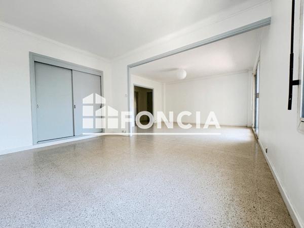 Location Appartement 5 pièces 79.9 m² - Toulon 83000