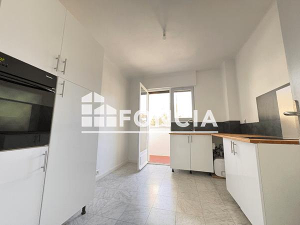 Location Appartement 5 pièces 79.9 m² - Toulon 83000