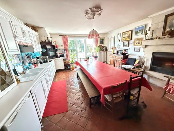 Maison  7 pièce(s)  5 chambre(s)  321 m²
