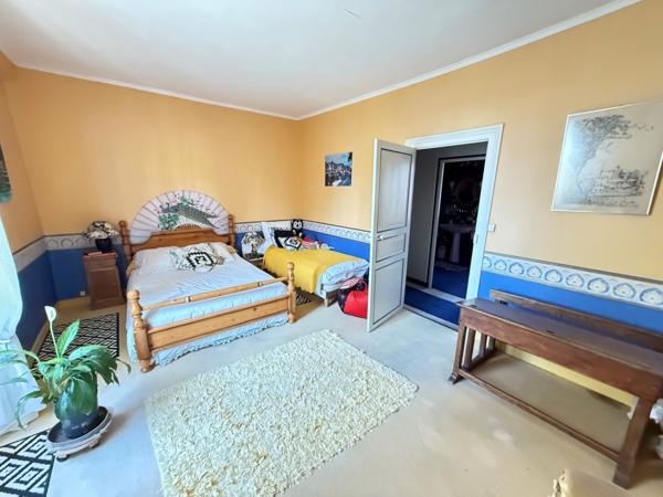 Maison  7 pièce(s)  5 chambre(s)  321 m²