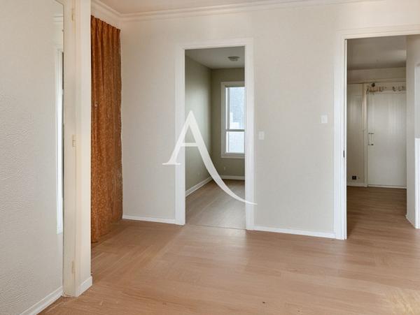 Appartement Le Cannet 2 pièces 74 m2 vue mer