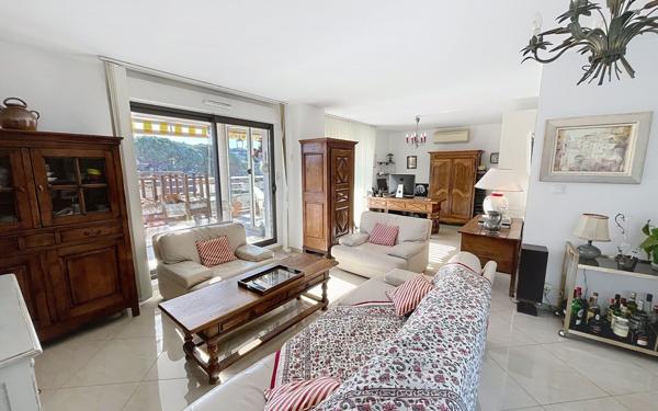 Appartement à vendre    3 pièces • 98,50 m2 Saint-Raphaël