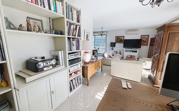 Appartement à vendre    3 pièces • 98,50 m2 Saint-Raphaël