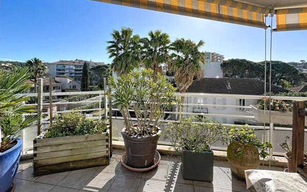 Appartement à vendre    3 pièces • 98,50 m2 Saint-Raphaël