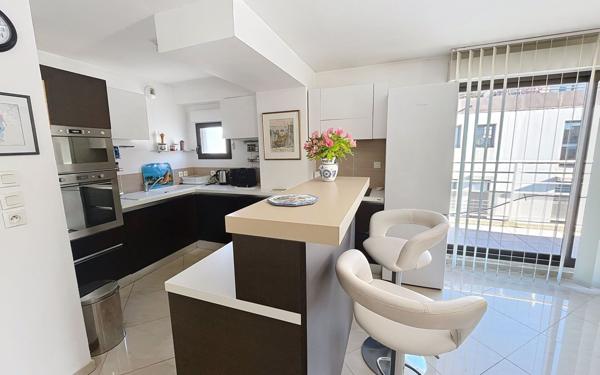 Appartement à vendre    3 pièces • 98,50 m2 Saint-Raphaël