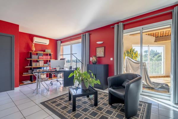 Dpt Aude (11), à vendre NARBONNE maison P7 de 232 m² - Terrain de 1 065,00 m²