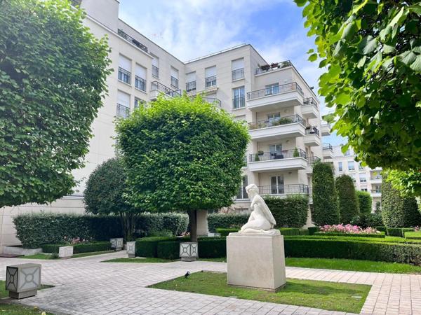 Résidence haut standing avec balcons, parking et cave