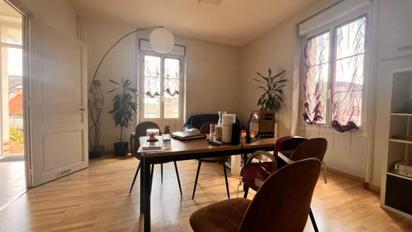 Maison Montval Sur Loir 4 pièce(s) 102 m2 - 3  chambres - centre ville