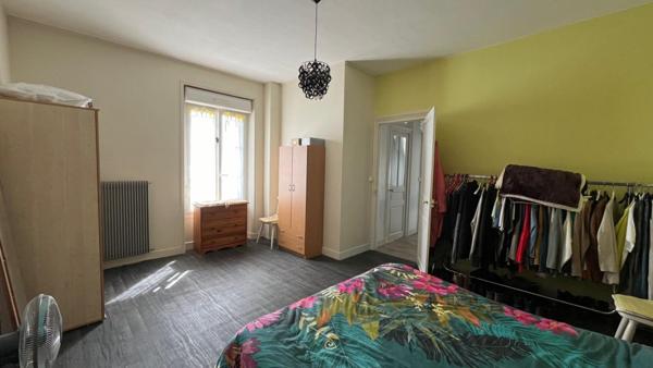 Maison Montval Sur Loir 4 pièce(s) 102 m2 - 3  chambres - centre ville