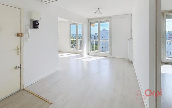 Appartement à vendre    4 pièces • 67,42 m2 Vaulx-en-Velin