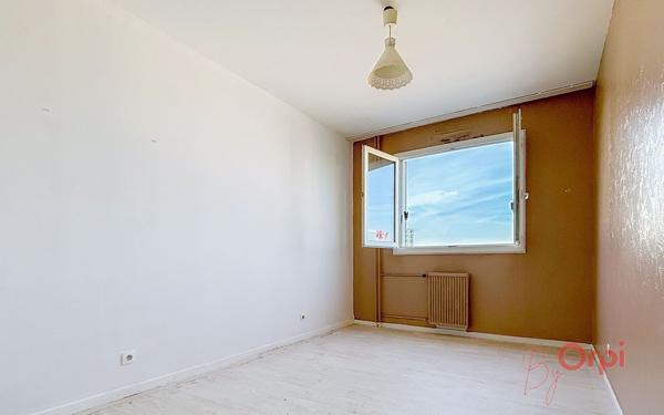 Appartement à vendre    4 pièces • 67,42 m2 Vaulx-en-Velin