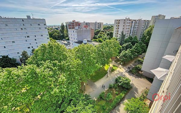 Appartement à vendre    4 pièces • 67,42 m2 Vaulx-en-Velin