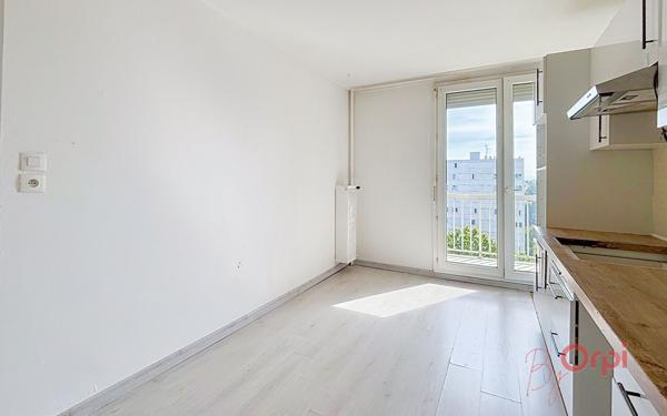 Appartement à vendre    4 pièces • 67,42 m2 Vaulx-en-Velin