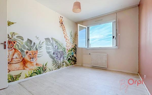 Appartement à vendre    4 pièces • 67,42 m2 Vaulx-en-Velin