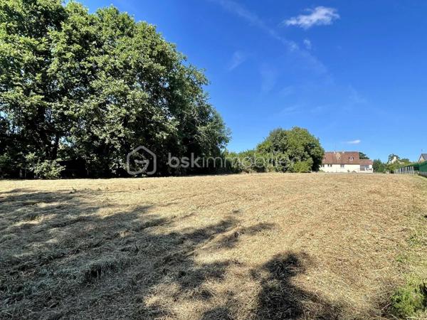 Terrain de 3 066 m²