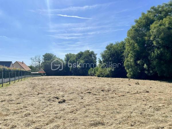 Terrain de 3 066 m²