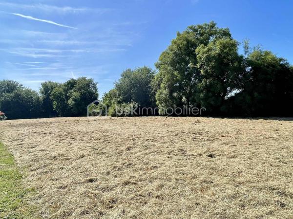 Terrain de 3 066 m²