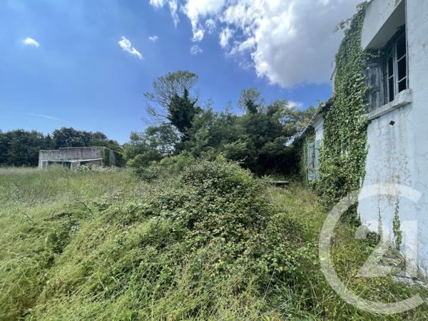 Maison à vendre  8 pièces - 236 m 2   ST PIERRE D OLERON  - 17