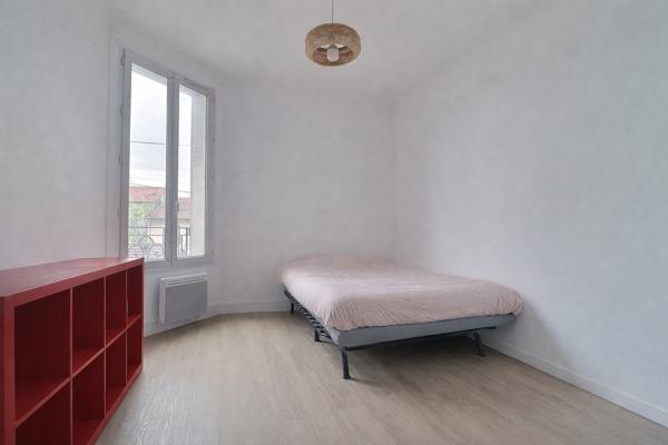 Studio Colombes 26 m² refait à neuf proche gare cave calme