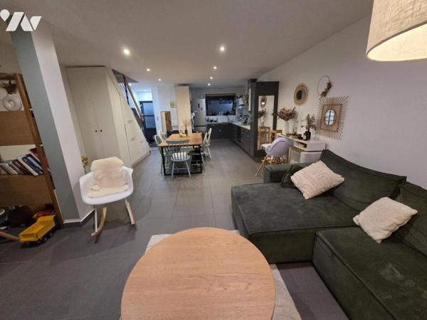 TOURCOING -APPARTEMENT (STYLE MAISON) 3 CHAMBRES - COUR - PARKING