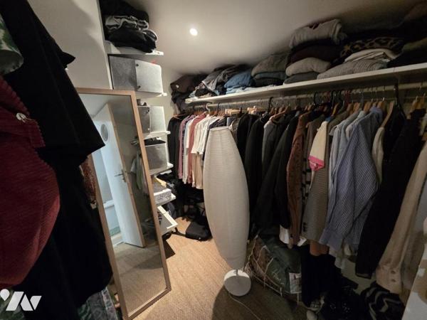 TOURCOING -APPARTEMENT (STYLE MAISON) 3 CHAMBRES - COUR - PARKING