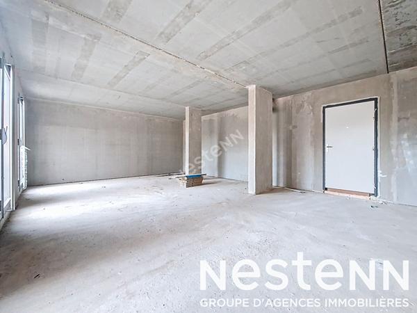 GENAS CENTRE secteur HALLE DU MARCHE - Local professionnel brut de 37 m² dans résidence neuve