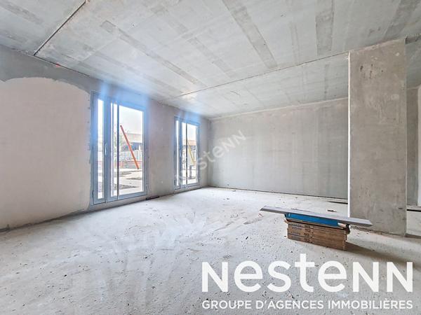 GENAS CENTRE secteur HALLE DU MARCHE - Local professionnel brut de 37 m² dans résidence neuve