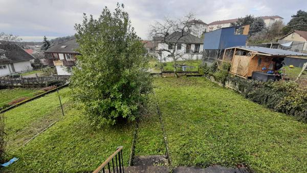 Maison des années 1930 divisée en deux logements