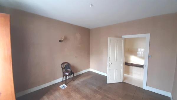 Maison des années 1930 divisée en deux logements