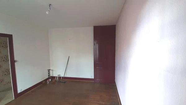 Maison des années 1930 divisée en deux logements