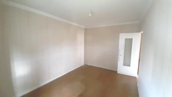 Maison des années 1930 divisée en deux logements