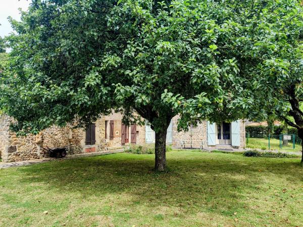 Commerce à vendre à Suaux (16260) - Charente