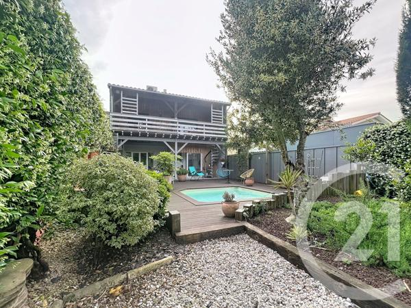 Maison à vendre  6 pièces - 130 m 2   MERIGNAC  - 33