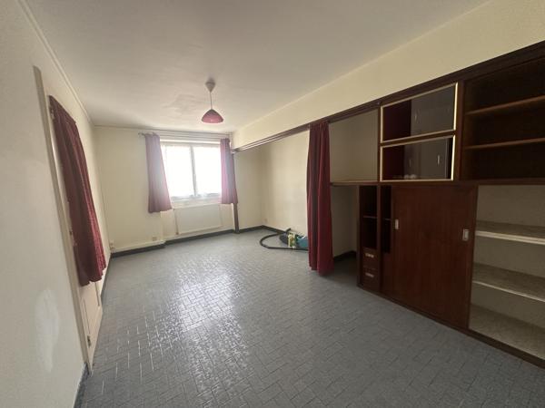 Immeuble
         7 pièces
        - 130 m² 177 375 € *