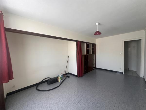 Immeuble
         7 pièces
        - 130 m² 177 375 € *