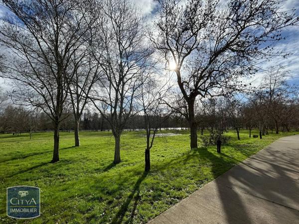 Immeuble à vendre 198m²