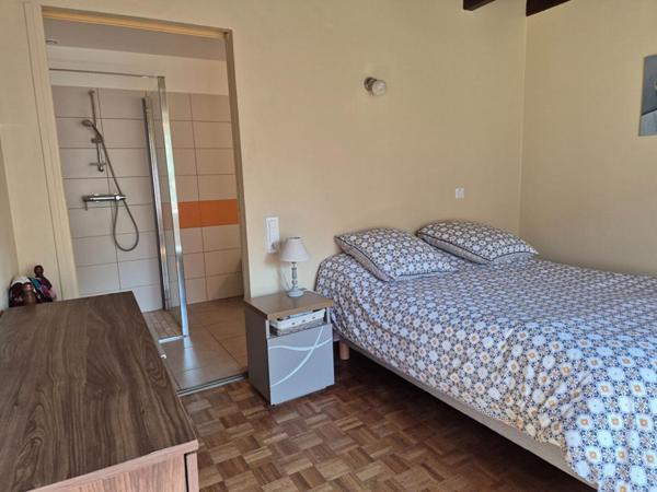 BELLE LONGERE BRETONNE AVEC BEAUCOUP DE CACHET DE 142 m2 dans un petit village calme du Morbihan  (20 min de Lorient - 5 min de Caudan - 5 min de Pont Scorff - 5 min de Cléguer - 25 min de Quimperlé)