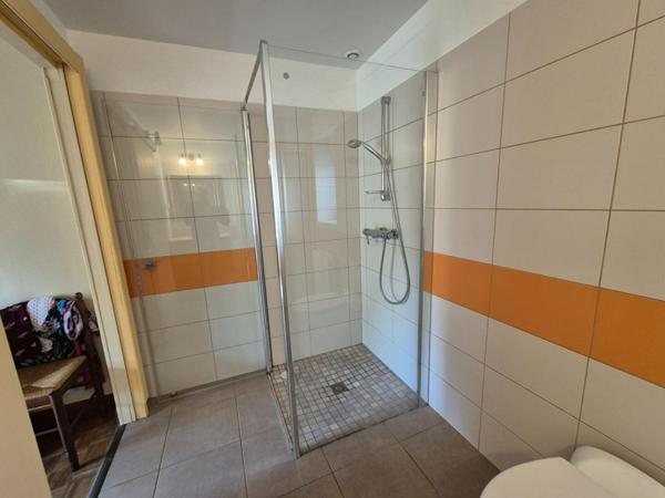 BELLE LONGERE BRETONNE AVEC BEAUCOUP DE CACHET DE 142 m2 dans un petit village calme du Morbihan  (20 min de Lorient - 5 min de Caudan - 5 min de Pont Scorff - 5 min de Cléguer - 25 min de Quimperlé)