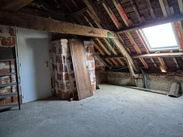 BELLE LONGERE BRETONNE AVEC BEAUCOUP DE CACHET DE 142 m2 dans un petit village calme du Morbihan  (20 min de Lorient - 5 min de Caudan - 5 min de Pont Scorff - 5 min de Cléguer - 25 min de Quimperlé)