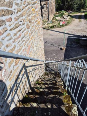 BELLE LONGERE BRETONNE AVEC BEAUCOUP DE CACHET DE 142 m2 dans un petit village calme du Morbihan  (20 min de Lorient - 5 min de Caudan - 5 min de Pont Scorff - 5 min de Cléguer - 25 min de Quimperlé)
