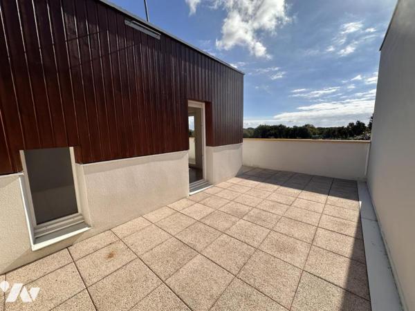 A VENDRE 56 VANNES Est proche commerces Beaupré, maison mitoyenne sur jardin sud 239 m²,