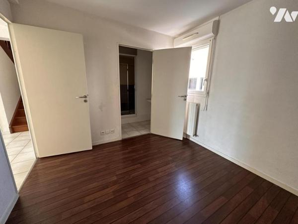 A VENDRE 56 VANNES Est proche commerces Beaupré, maison mitoyenne sur jardin sud 239 m²,