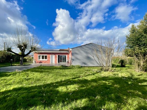 Maison à vendre à Montguyon (17270) - Charente-Maritime