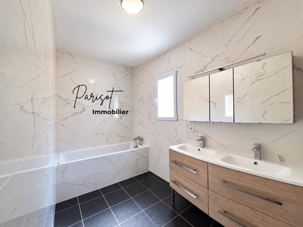 Naintré – Belle maison de 150 m² avec 4 chambres, garage, cave et terrain de 800 m² sans vis-à-vis